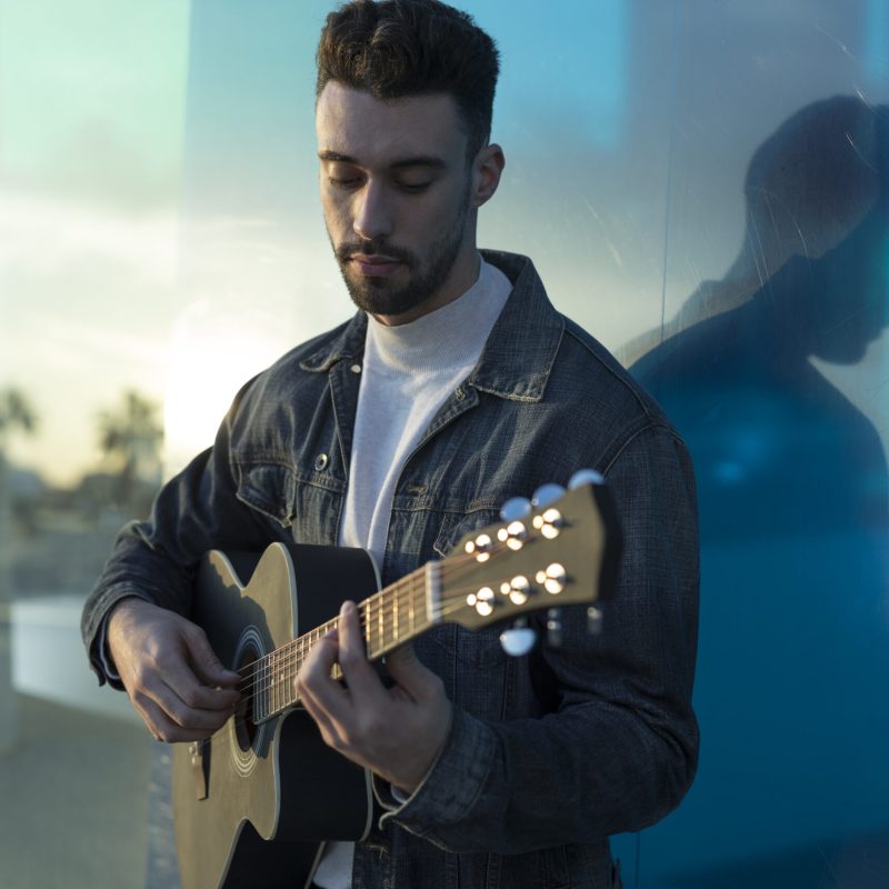 musica-de-guitarra-al-aire-libre